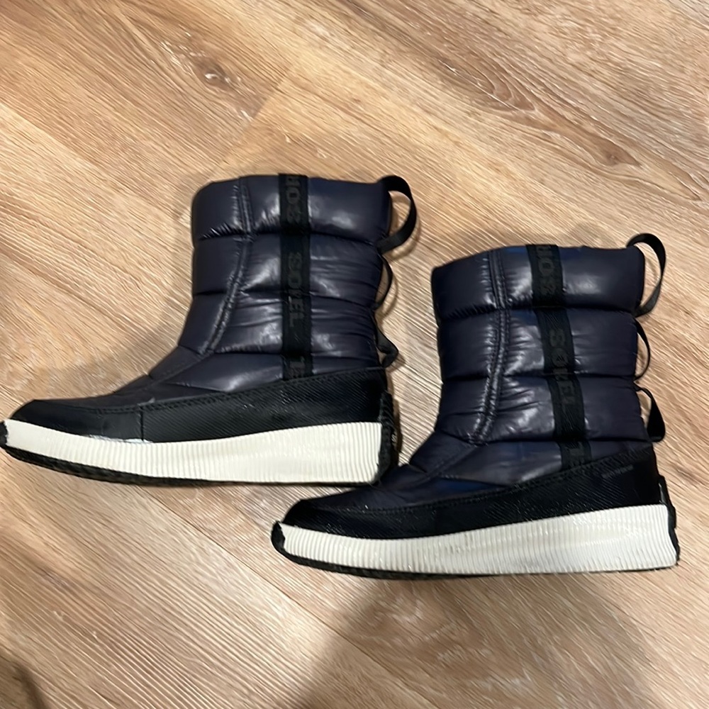 Sorel Out N about boots